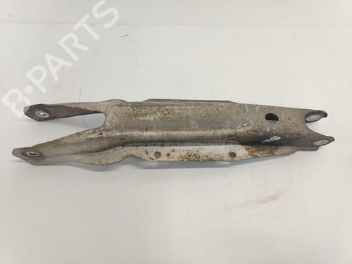 Venstre bagtil bærearm Venstre bagtil bærearm MERCEDES-BENZ A-CLASS (W176) A 180 (176.042) (122 hp) 33783366 33783366