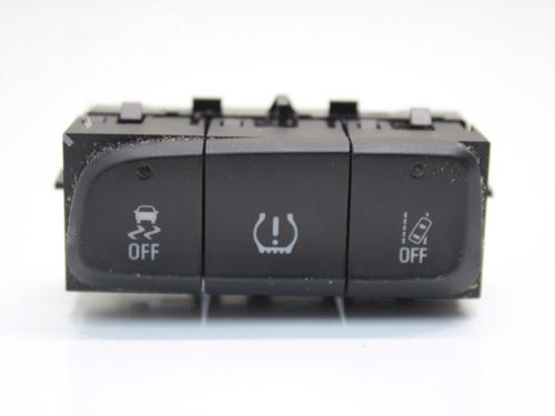 Used Switch Switch OPEL CROSSLAND X / CROSSLAND (P17, P2QO) 1.2 (75) (110 hp) 33781275 33781275