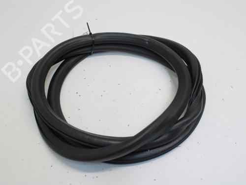 Used Rubber door seal Rubber door seal OPEL CROSSLAND X / CROSSLAND (P17, P2QO) 1.2 (75) (110 hp) 33781270 33781270