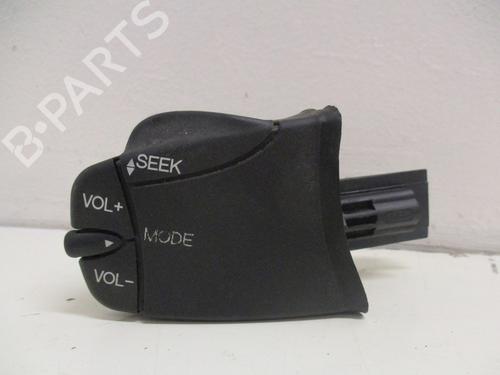 Used Steering wheel controls Steering wheel controls FORD MONDEO III Turnier (BWY) 1.8 16V (125 hp) 33778228 33778228