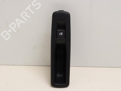 switch-renault-megane-iii-hatchback-bz01_-b3_-2008-33780327 main image