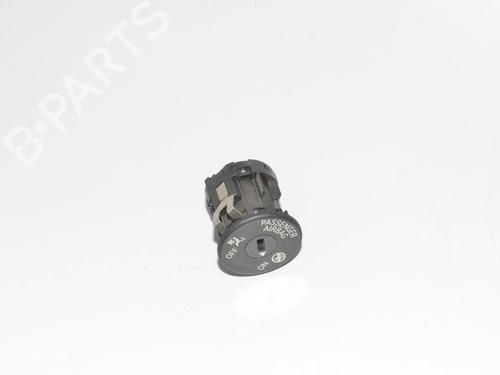 switch-bmw-5-f10-2009-2010-2011-2012-2013-2014-2015-2016-34068575 main image