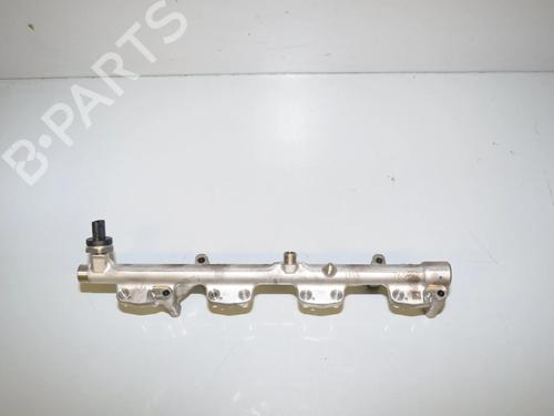 Used Injection rail Injection rail BMW 2 Active Tourer (F45) 225 i (231 hp) 34085897 34085897