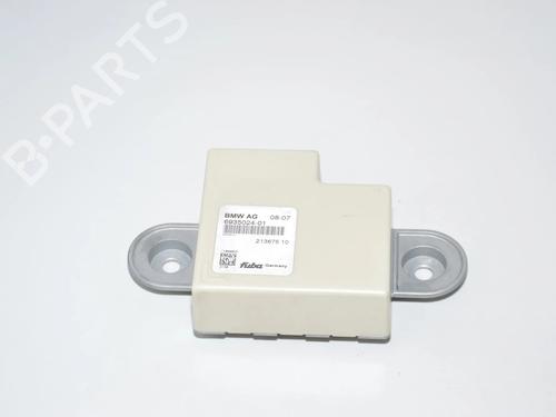 antennabase-bmw-5-e60-2001-2002-2003-2004-2005-2006-2007-2008-2009-2010-34073080 main image