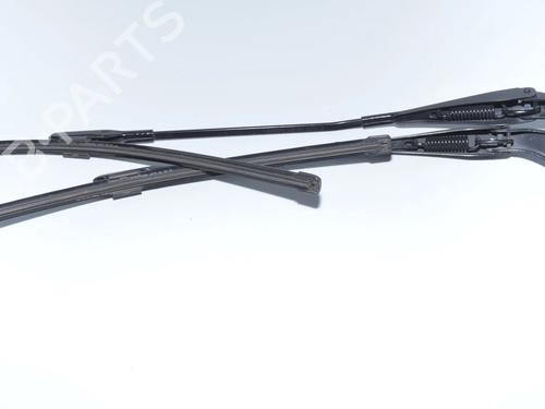 Used Front windshield wiper arm Front windshield wiper arm BMW 1 Coupe (E82) 123 d (204 hp) 34067920 34067920