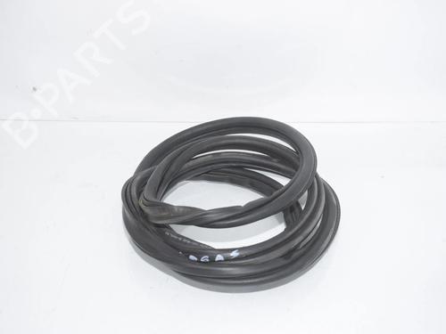 rubber-door-seal-bmw-5-g30-f90-2016-36284997 main image