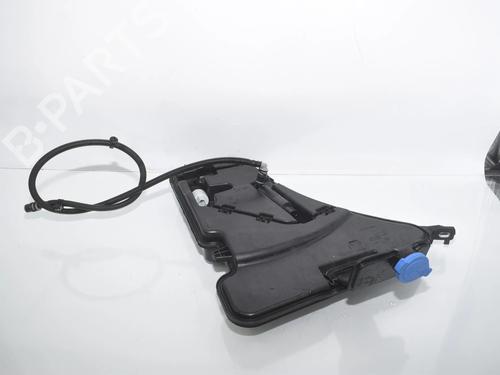 Used Windscreen washer tank Windscreen washer tank BMW 5 (G30, F90) M 550 d xDrive (400 hp) 36532018 36532018
