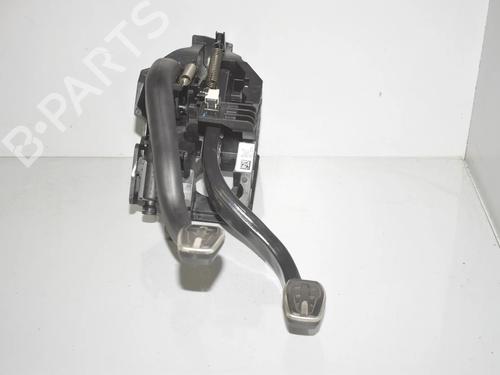Used Break pedal Break pedal BMW 1 (F40) 118 i (140 hp) 34065423 34065423