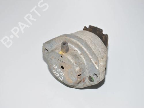 Used Engine mount Engine mount BMW 5 (E60) 520 d (163 hp) 34066295 34066295