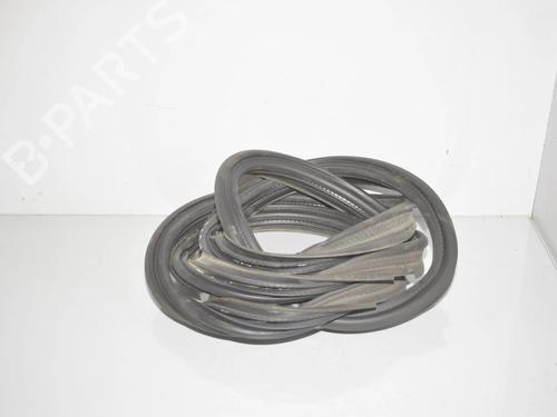 Used Rubber door seal Rubber door seal BMW 2 Active Tourer (F45) 216 d (116 hp) 34075052 34075052