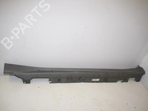 Used Right sideskirt Right sideskirt BMW X1 (F48) sDrive 18 i (140 hp) 39957074 39957074