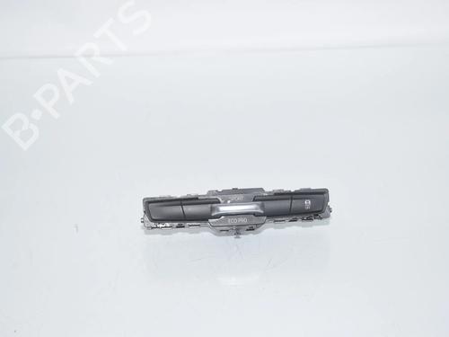 switch-bmw-2-gran-tourer-f46-2014-34071230 main image