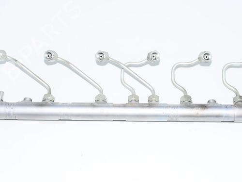 Used Injection rail Injection rail BMW 5 (F10) 530 d (245 hp) 34073767 34073767