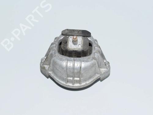 Used Engine mount Engine mount BMW 3 Touring (E91) 320 d (177 hp) 34069484 34069484