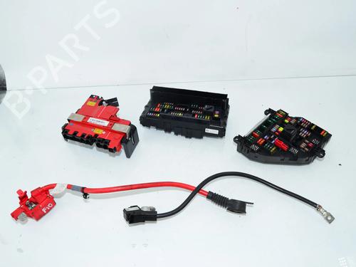 Used Fuse box Fuse box 36960769 36960769