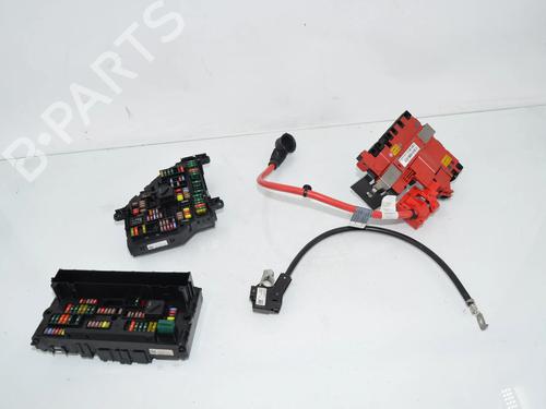 Used Fuse box Fuse box 38171810 38171810