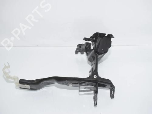 Used Right headlight support Right headlight support BMW 5 (G30, F90) M 550 d xDrive (400 hp) 36532021 36532021