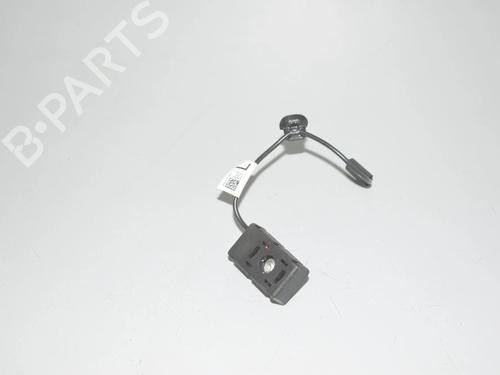 antennabase-tesla-model-3-5yj3-2017-34080396 main image