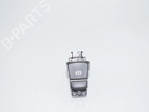 switch-bmw-5-g30-f90-2016-36284960 main image