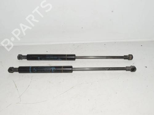 hood-lift-support-bmw-5-e39-1995-1996-1997-1998-1999-2000-2001-2002-2003-34073588 main image