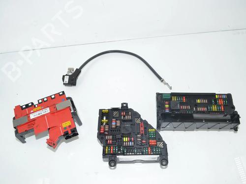 Used Fuse box Fuse box BMW 5 Touring (F11) M 550 d xDrive (381 hp) 34071870 34071870