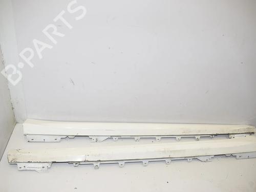 Used Right sideskirt Right sideskirt 38539908 38539908