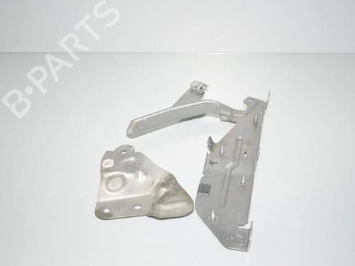 Used Support Support BMW 1 (F40) 118 d (150 hp) 34076898 34076898