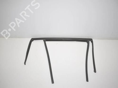 Used Rubber door seal Rubber door seal BMW 3 (G20, G80, G28) 330 e Plug-in-Hybrid (292 hp) 34095895 34095895