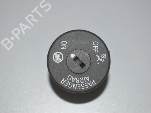 switch-bmw-2-gran-tourer-f46-2014-34089994 main image