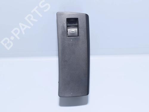 Venstre fortil elrude kontakt Venstre fortil elrude kontakt BMW X5 (E53) 4.6 is (347 hp) 34097938 34097938