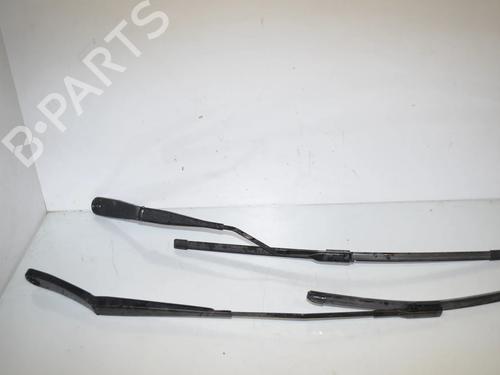 Used Front windshield wiper arm Front windshield wiper arm BMW X1 (F48) xDrive 18 d (150 hp) 34069966 34069966
