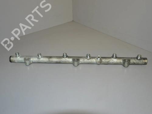 injection-rail-bmw-5-touring-e39-1996-1997-1998-1999-2000-2001-2002-2003-2004-34065002 main image