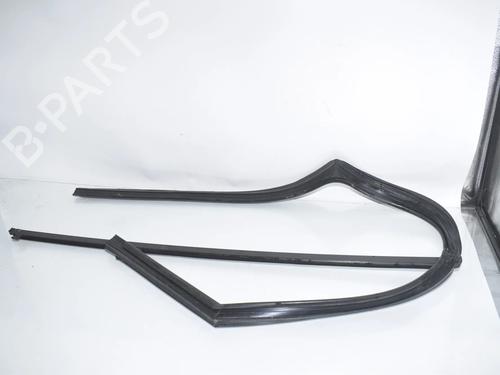 Used Rubber door seal Rubber door seal VW CRAFTER Van (SY_, SX_) 2.0 TDI FWD (SYB, SYC, SYD) (177 hp) 35919422 35919422
