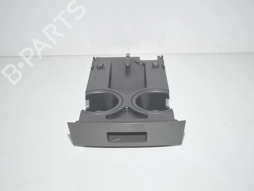 Used Cup/Object holder Cup/Object holder LAND ROVER DISCOVERY IV (L319) 3.0 TD 4x4 (272 hp) 34064858 34064858