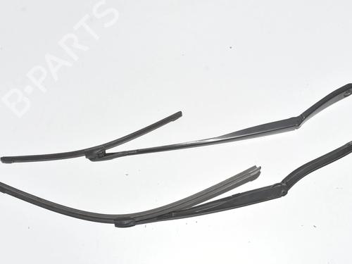 Used Front windshield wiper arm Front windshield wiper arm BMW 5 Touring (F11) 530 d xDrive (258 hp) 34097975 34097975