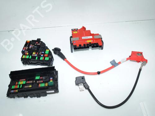 Used Fuse box Fuse box BMW 5 Touring (F11) M 550 d xDrive (381 hp) 34096448 34096448