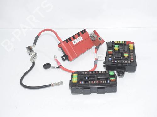 Used Fuse box Fuse box 38343058 38343058