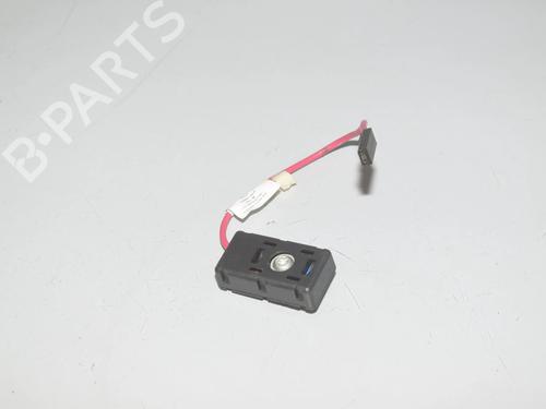 antennabase-tesla-model-3-5yj3-2017-34083324 main image