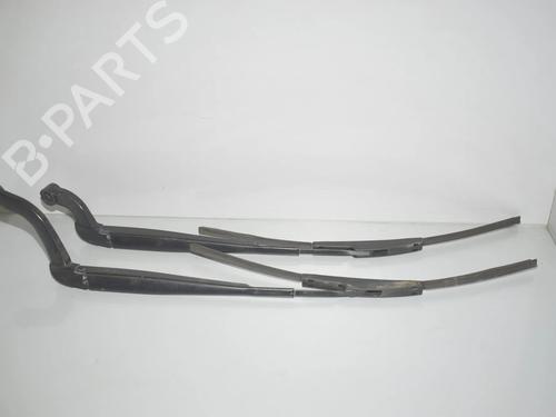 Used Front windshield wiper arm Front windshield wiper arm LAND ROVER DISCOVERY IV (L319) 3.0 TD 4x4 (272 hp) 34091745 34091745