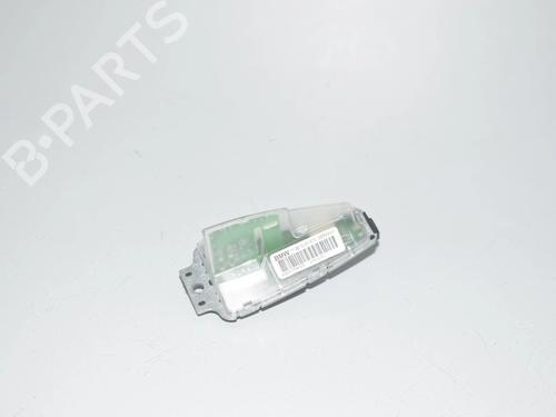 antennabase-bmw-x5-e70-2006-2007-2008-2009-2010-2011-2012-2013-34076578 main image