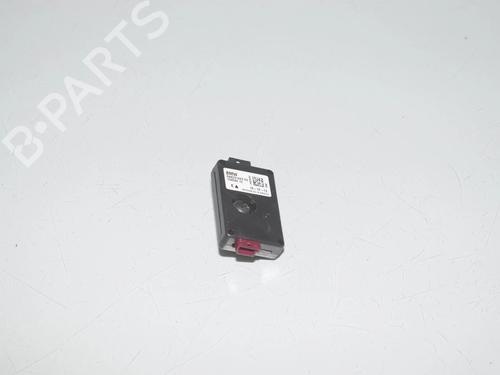 antennabase-bmw-3-f30-f80-2011-2012-2013-2014-2015-2016-2017-2018-34076978 main image