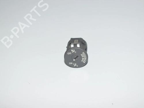 switch-bmw-3-touring-f31-2012-2013-2014-2015-2016-2017-2018-2019-34094072 main image