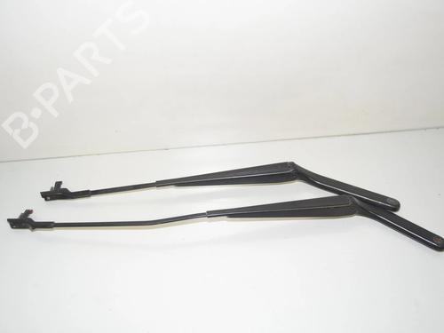Used Front windshield wiper arm Front windshield wiper arm 37610782 37610782