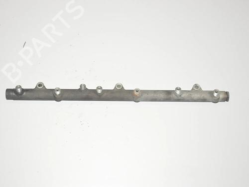 injection-rail-bmw-5-e39-1995-1996-1997-1998-1999-2000-2001-2002-2003-34079720 main image