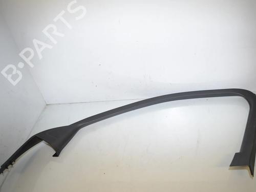 Forreste højre beklædning Forreste højre beklædning BMW 1 (F40) 118 i (140 hp) 34088113 34088113