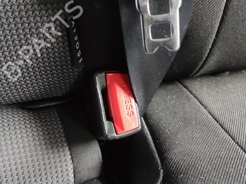 seat-buckle-hyundai-i30-gd-2011-36577547 main image