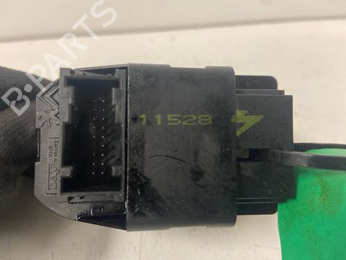 Used Left front window switch Left front window switch 37008039 37008039
