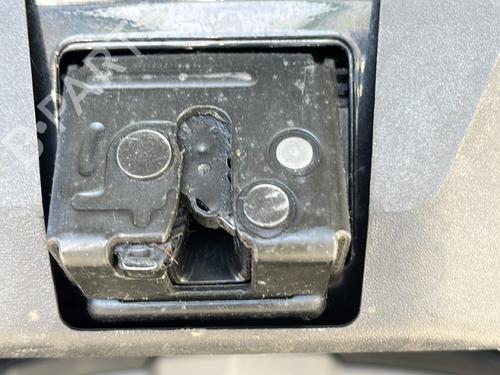 Bagklap lås Bagklap lås TOYOTA AURIS (_E15_) 2.0 D-4D (ADE150_, ADE150R) (126 hp) 33851270 33851270