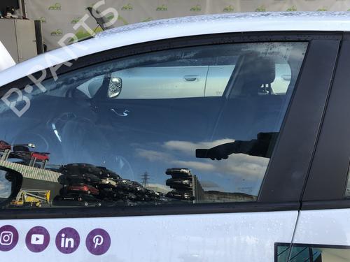 front-left-door-window-renault-clio-iv-bh_-2012-2013-2014-2015-2016-2017-2018-2019-2020-2021-35914033 main image