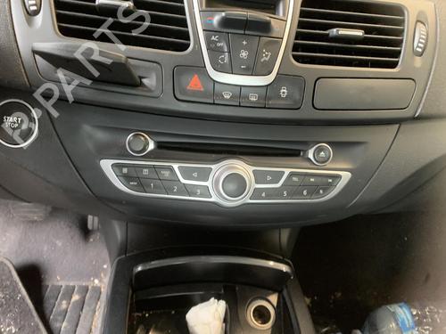 Used Radio Radio RENAULT LAGUNA III (BT0/1) 1.5 dCi (BT00, BT0A, BT0T, BT1J) (110 hp) 33748953 33748953